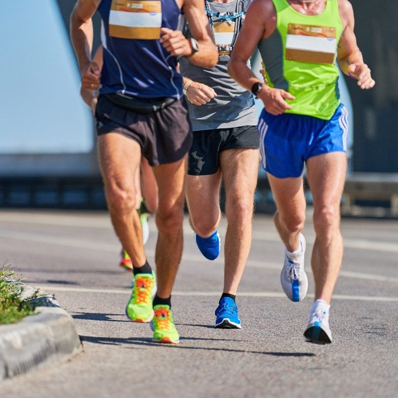 people running long distance competitively